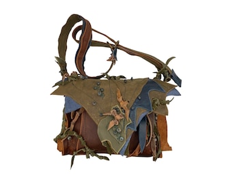 Handgemaakte leren crossbodytas: forestcore-bladontwerp