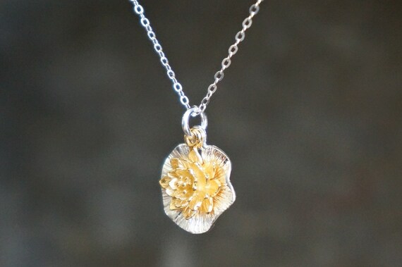 LOTUS SILVER NECKLACE GOLD – STRONG