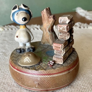 Vintage Snoopy Red Baron Wooden Music Box Peanuts Bi-plane Vintage Snoopy Red Baron Wooden Music Box Peanuts Bi-plane