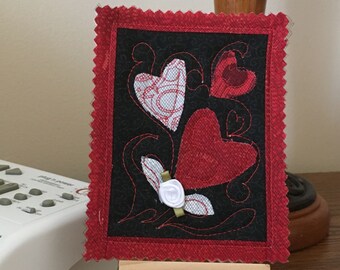 Valentines Day Easel Quilt | Mini Valentine Quilt | Mini Heart Quilt