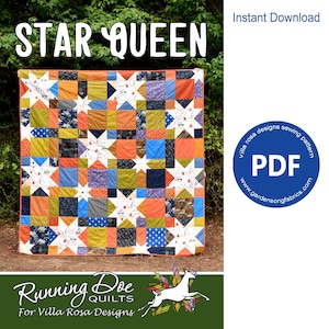 Pode incluir: Um edredom colorido com um padrão de estrelas, apresentando quadrados de tecidos laranja, azul, verde e estampados. O edredom exibe o texto "STAR QUEEN" e "Running Doe Quilts". Um padrão de costura em PDF também está disponível.