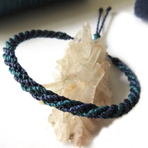 Marinblått & Blågrönt vänskapsarmband/Unisex spiralsnörearmband Handgjort/Flätat med vaxat snöre och makrameknutar Ref.FPbleubleu
