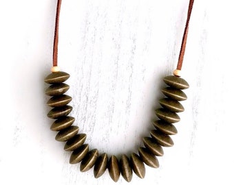 Collier de perles disque en bois marron