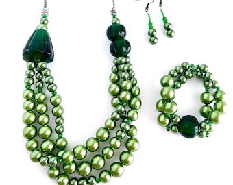 Green Layered Pearls Jewelry Set