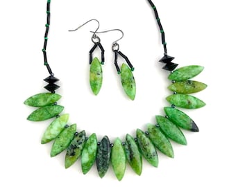 Green Spikes Semiprecious Stones Jewelry Set