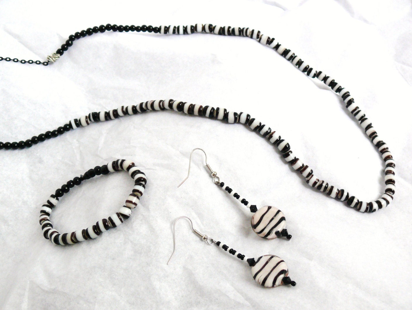 3. Black and White Zebra Stripe Nail Art - wide 5