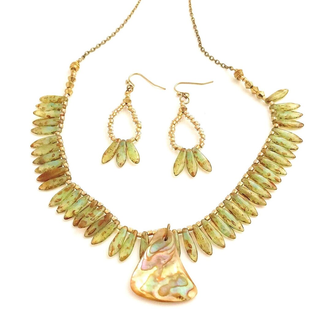 Abalone Shell & Spiked Glass Beaded Jewelry Set - Etsy display picture 3