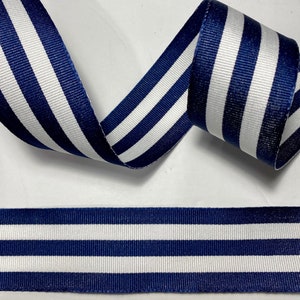 Volle Rolle 25 m 1 1/2 Zoll breit D. Stevens Navy & White Stripe RipsBand