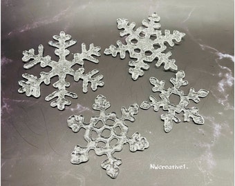 Four Clear SnowFlakes, Fused Glass Snowflakes, Icy SnowFlake Ornament, Handmade Glass Snow Flakes Sun-Catcher, Snowflake Set