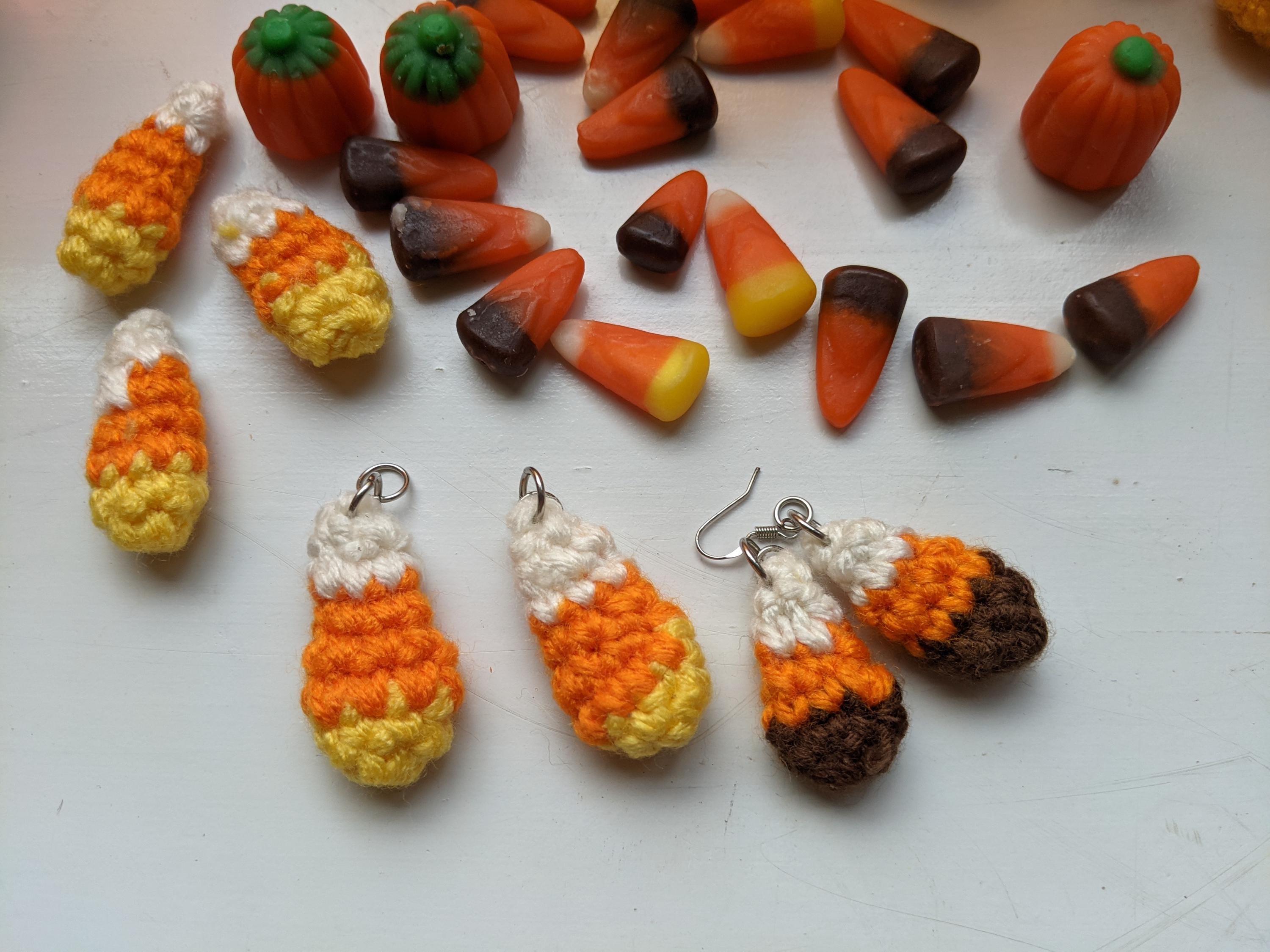 39 Candy Corn Crochet Patterns to Sweeten Your Autumn Decor 17 Candy Corn Charm Crochet