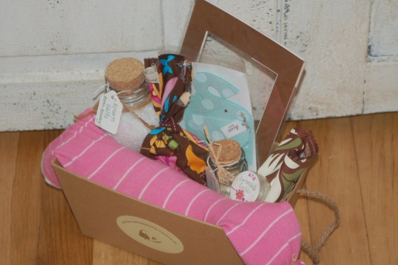 mommy basket for baby shower