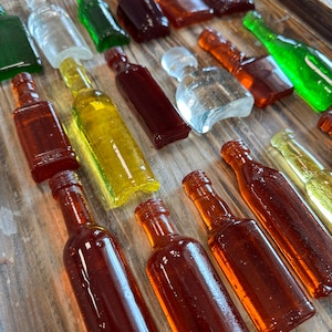 100% Edible Sugar Isomalt Mini Vodka Bourbon Rum Whiskey Wine Bottle Cake Topper with Custom Label