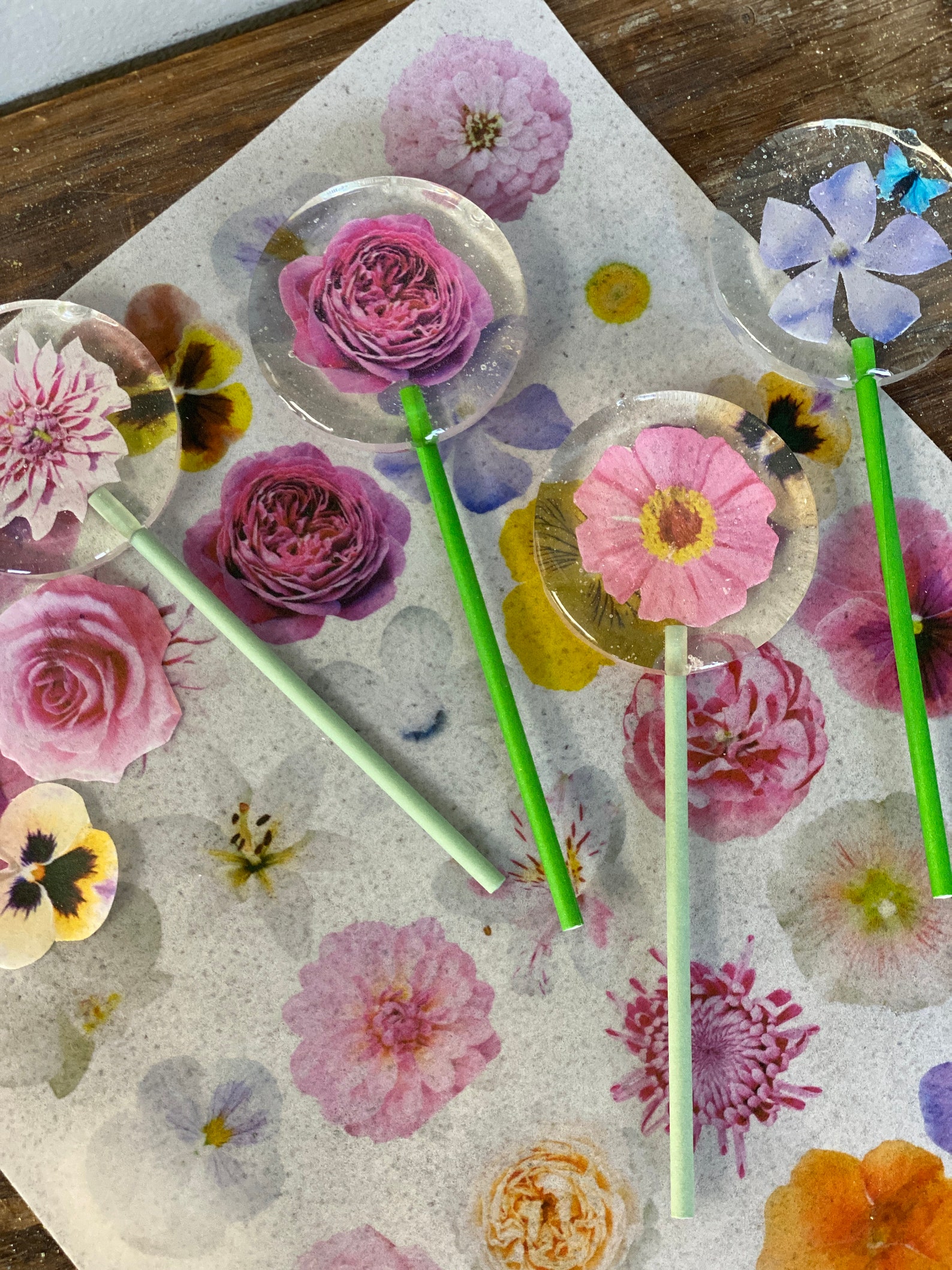 35 Individual Edible Flowers Leaves YOU CUT OUT on Edible Wafer Paper ...