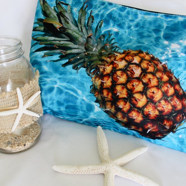 POLY-ZIP Photo Clutch -- Cool Blue Pineapple