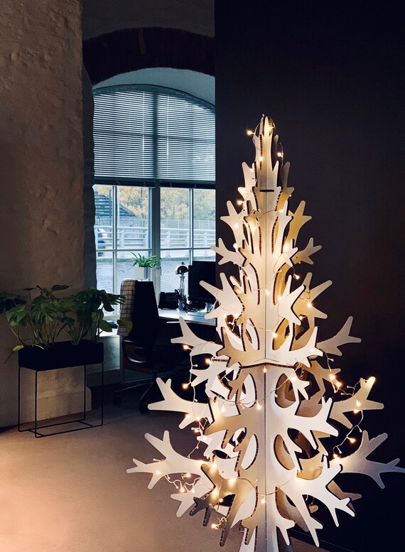 高さ2m（6.56フィート）の白いリボードクリスマスツリー（北欧風ホーム