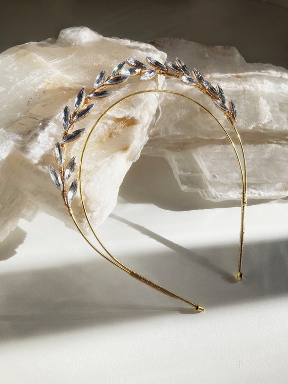 Elegant Floral White and Gold Headband Amazon.com : Valentine Exquisite Floral Rose Design Gold  main image 2