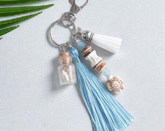 Beach-Themed Keychain Purse Charm – Nautical Gift with Sand and Shells