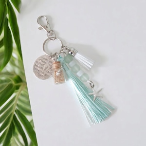 Beach-Themed Keychain Purse Charm – Nautical Gift with Sand and Shells