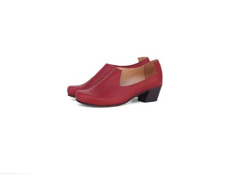 Women Dress Shoes Chunky Heel Wide Pumps in Burgundy Leather by ADIKILAV