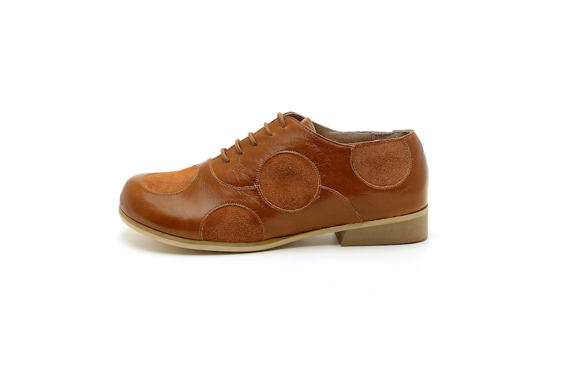 Women/'s oxford shoes brown with suede dots details