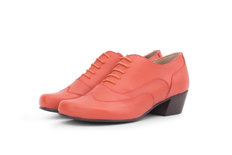 wide women's oxfords