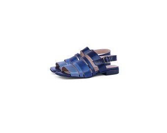 Flat leather square toe clue sandal in blue