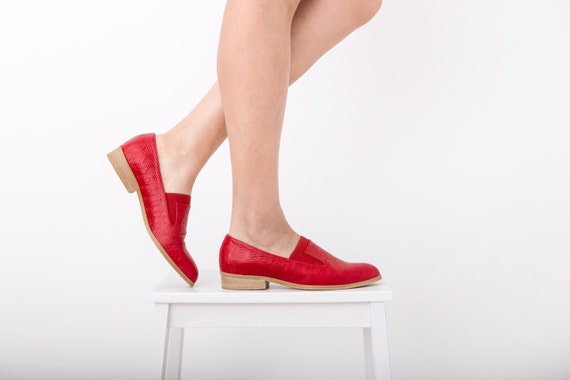 red pointy flats