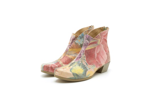 wide ankle boots low heel