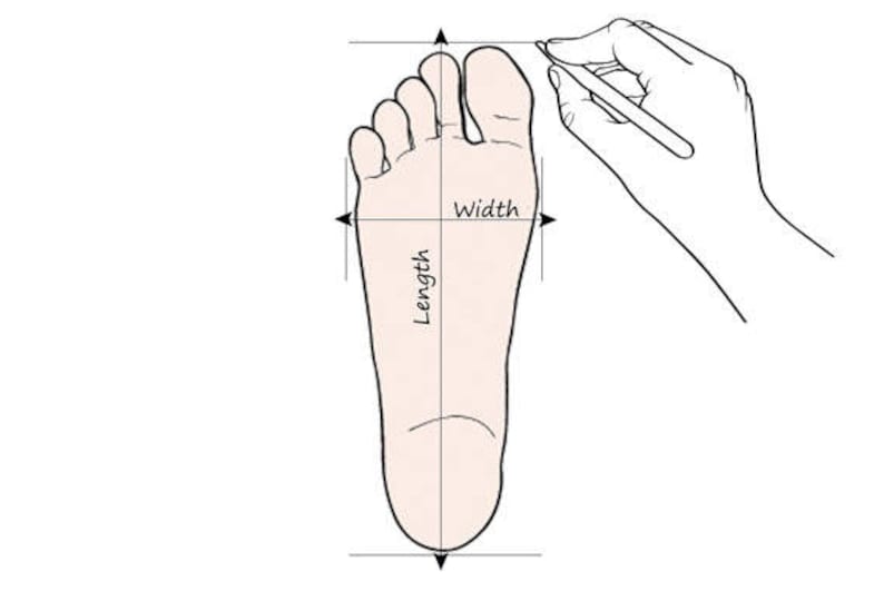 women/'s Leather sandals low heel open toes with geometric cutout