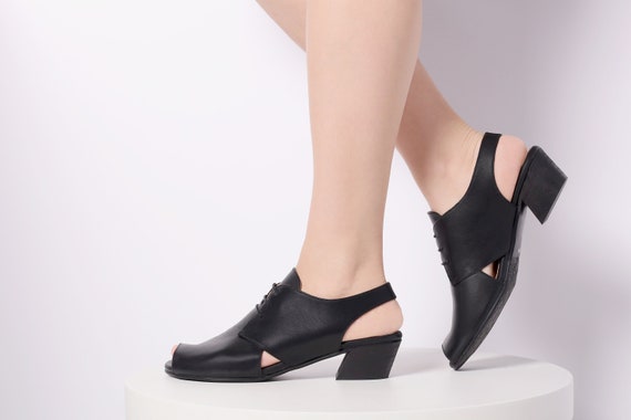 womens black low heel sandals