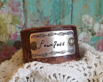 Fearless Bracelet> Hand Stamped Leather Cuff Bracelet. Brown Leather Wristband. Inspirational Bracelet. Strength Bracelet. Leather Bangle