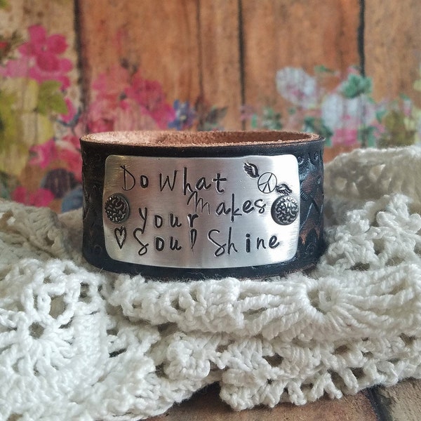 Do What Makes Your Soul Shine Bracelet> Hand Stamped Leather Cuff Bracelet. Black Leather Wristband. Inspirational Jewelry. Career Jewelry