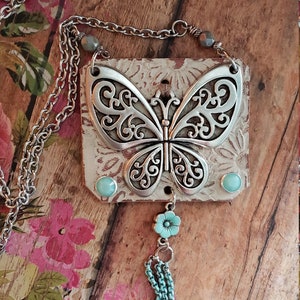 BuTTerfLy Necklace> Silver Butterfly Pendant. Butterfly Jewelry. Nature Jewelry. Leather Jewelry/ Remembrance Jewelry. Large Butterfly