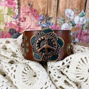 Peace Sign Leather Cuff Bracelet&gt; Leather Wristband. Hippie Style. Retro Jewelry. Boho Chic. Upcycled Jewelry. 1970s Style. Colorful Jewelry