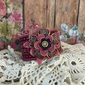Pink Flower Leather Cuff Bracelet&gt; Leather Cuff Bracelet. Leather Wristband. Leather Jewelry. Flower Jewelry. Floral Jewelry. Country Glam