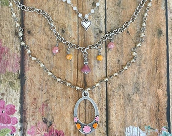 Collier de fleurs rose et orange 3 couches> Collier en cascade multicouche. Collier de fleurs. Pendentif fleur. Collier superposé. Danse du soleil