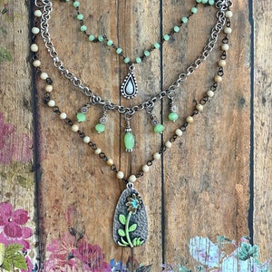 Gelaagde bloemketting groen&gt; stapelketting. Meerlaagse trapsgewijze ketting. Bloem ketting hanger. Gelaagde ketting. Sundance