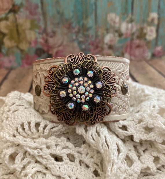 Leather outlet flower bracelet