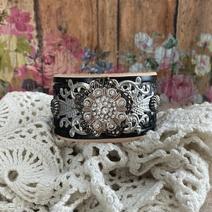 Rhinestone Crystal Flower Concho Black Leather Cuff Bracelet For Women> Leather Bracelet. Flower Bracelet. Leather Wristband. Rustic Bling