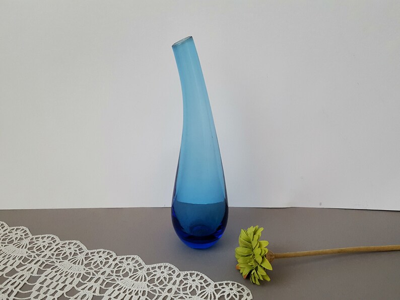 Geblazen glazen kunstvaas - groen, transparant, uniek, modern, brede opening voor woonkamer, bruiloft, eettafel, kantoor Geblazen glazen kunstvaas - groen, transparant, uniek, modern, brede opening voor woonkamer, bruiloft, eettafel, kantoor