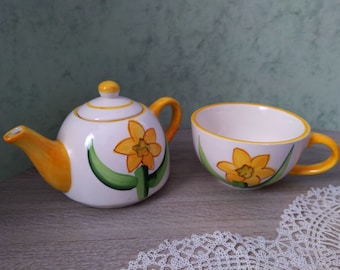 Dutch Tea Pot Porcelain Tea Pot Handpainted Tea Pot and Cup with Flowers Ceramic Tea Pot Kitchen-Home Decor