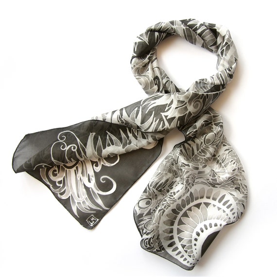 Écharpe noire et blanche écharpe gothique écharpe en soie plumes foulards  peints à la main foulards noirs ornement art nouveau paon noir -  France