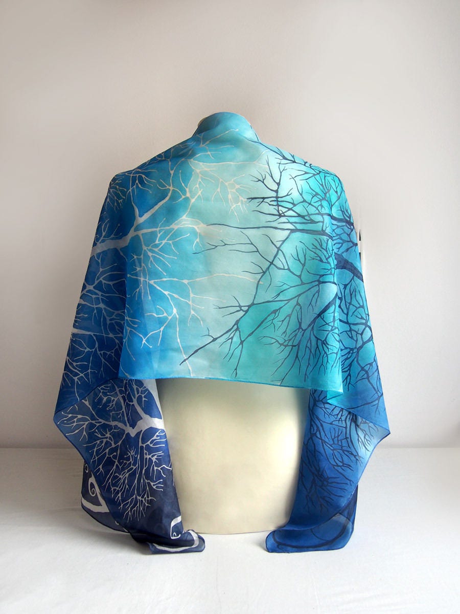 Accessoires Sjaals & omslagdoeken Sjaals Lange zijden sjaal 'Bomen in blauw' handgeschilderde sjaals blauwe sjaal bomen sjaal cadeau voor moederdag blauw turquoise wit 
