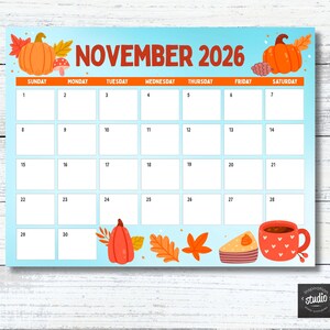 Puede incluir: Una página de calendario de noviembre de 2026 con fondo azul claro, decorada con calabazas naranjas, hojas de otoño, un hongo, un trozo de pastel y una taza roja con corazones blancos. La cuadrícula incluye los días y fechas del 1 al 30.