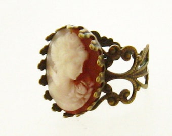 Victoriaanse dame verstelbare perzik cameo ring / victoriaanse sieraden / cameo sieraden cadeau, / bezel set pearl ring / verstelbare gouden filigraan bronzen ring