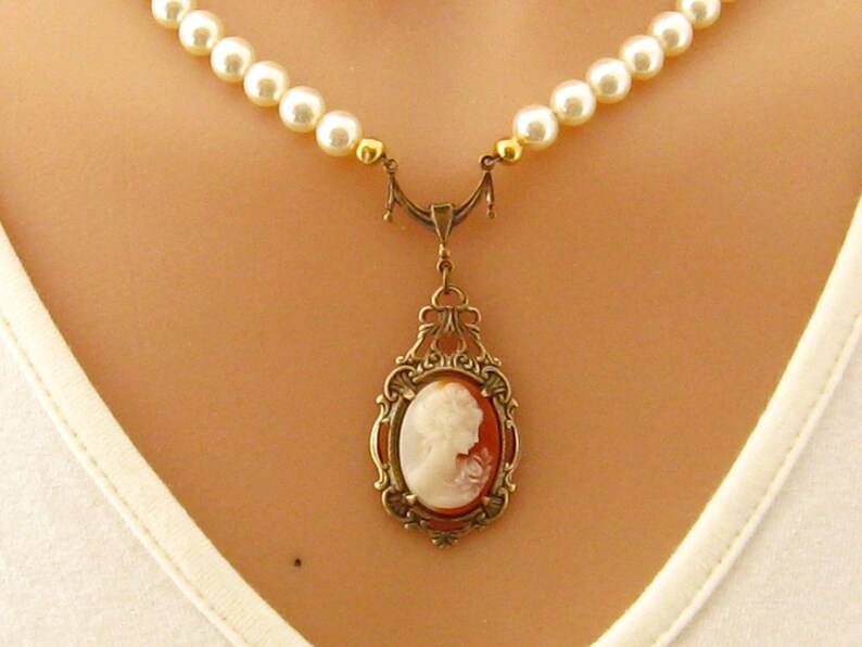 Victorian Woman Cameo Pearl Necklace, Victorian Pearl Cameo Necklaces, Single Strand Pearl Necklace, Cameo Jewelry, Romantic Pearl Jewelry image 4