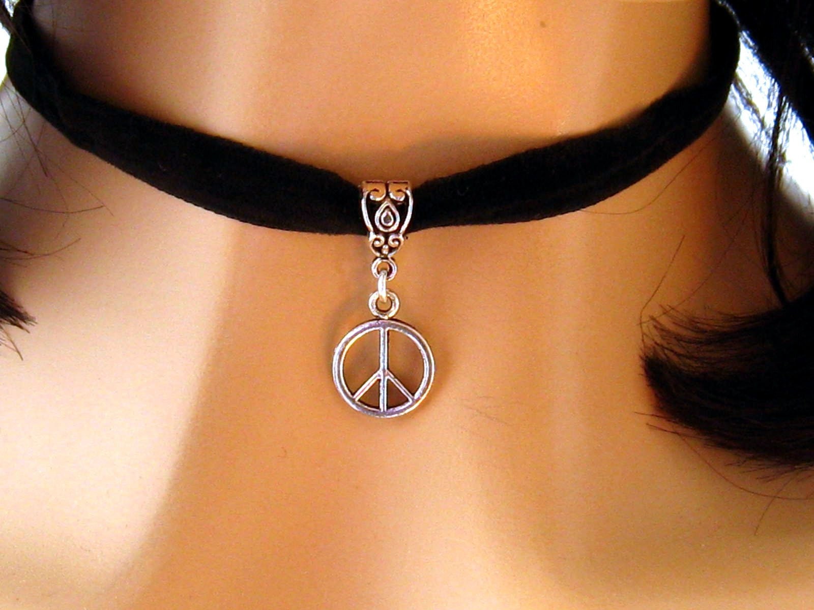 Thin Leather Chokers Black/black Dainty Choker With Silver Pendant/chokers  for Women/ 90s Fashion /peace Sign/peace Pendant 