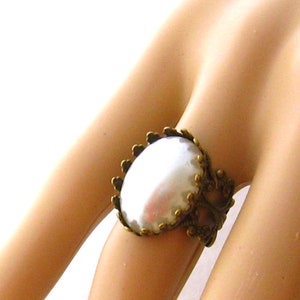 Victorian Lady Adjustable Peach Cameo Ring/Victorian Jewelry/Cameo Jewelry Gift,/Bezel Set Pearl Ring/Adjustable Gold Filigree Bronze Ring image 4