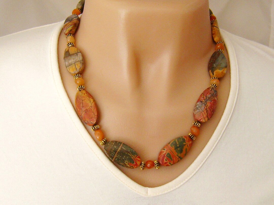 Golden Earth Gem Beaded Necklace – Warm-Toned Beads with Natural Elegance