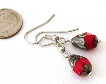 Dainty Silver and Red Christmas earrings Dangle earrings Red Glass earrings Red Drop earrings Lampwork earrings Dainty earrings